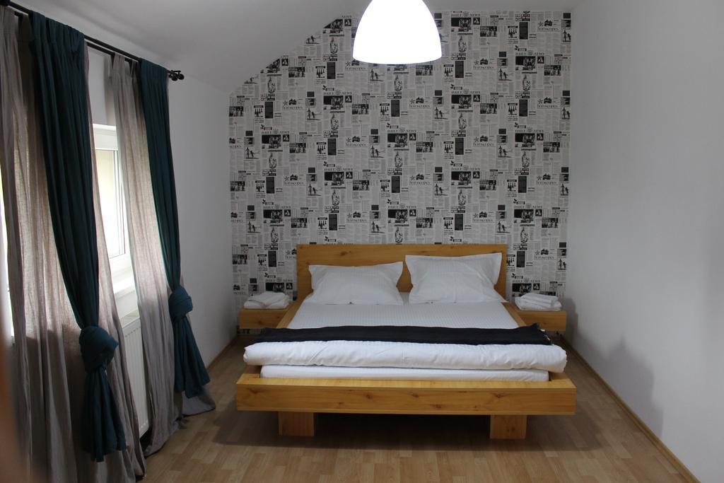 News Apartment Bukares Bagian luar foto