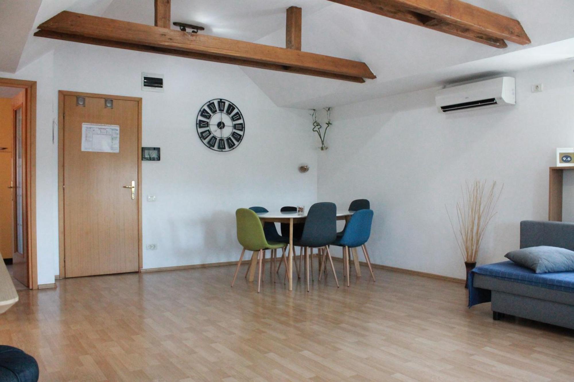 News Apartment Bukares Bagian luar foto